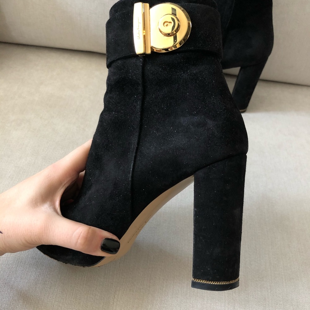 Salvatore Ferragamo high heel suede boots - Picture 2 of 7